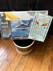 1/48 REVELL MAVERICKS F/A-18E SUPER HORNET WITH EXTRA DECALS - Bild 1 von 1