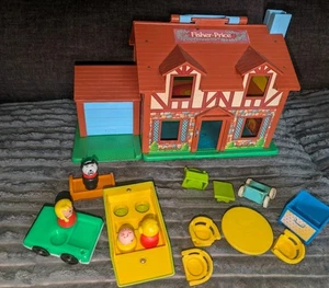 Fisher Price Little People Play Family House 952 Tudor+ Muebles 1980 - Imagen 1 de 13