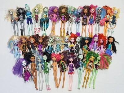 Lot Of 37 Monster High Dolls Preowned ALSO Acessories Clothing Playset Pieces! - Image 1 of 4