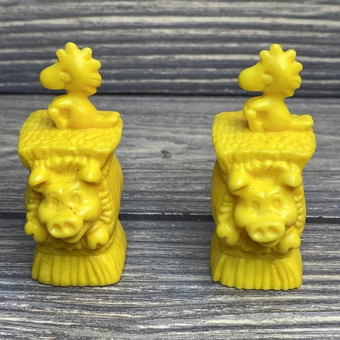 Vintage McDonald’s Peanuts Yellow Woodstock Pig In Bale Of Hay Lot of 2 Cover