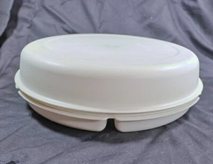 Vintage 1 set Tupperware Veggie Dip Tray w/lid 14x3.3 inches light cream color - Picture 1 of 10