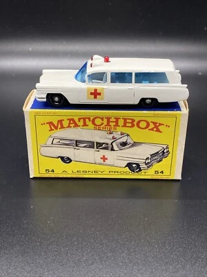 火柴盒 LESNEY NO. 54 S & S 凯迪拉克救护车-原包装盒汽车完好 — 第 1/4 张图片