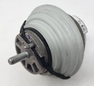 Genuine OEM Front Mount - (C2D2745) Fits for Land Rover - Picture 1 of 6
