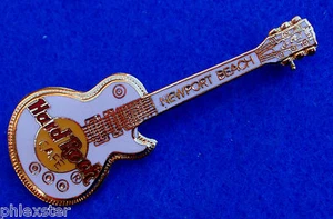 NEWPORT BEACH VERTICAL WHITE GIBSON LES PAUL GUITAR 3LC GRID Hard Rock Cafe PIN - Picture 1 of 1