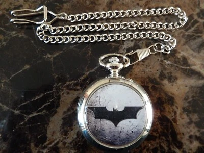 RELÓGIO DE BOLSO COM CORRENTE LOGOTIPO BATMAN - Imagem 1 de 3
