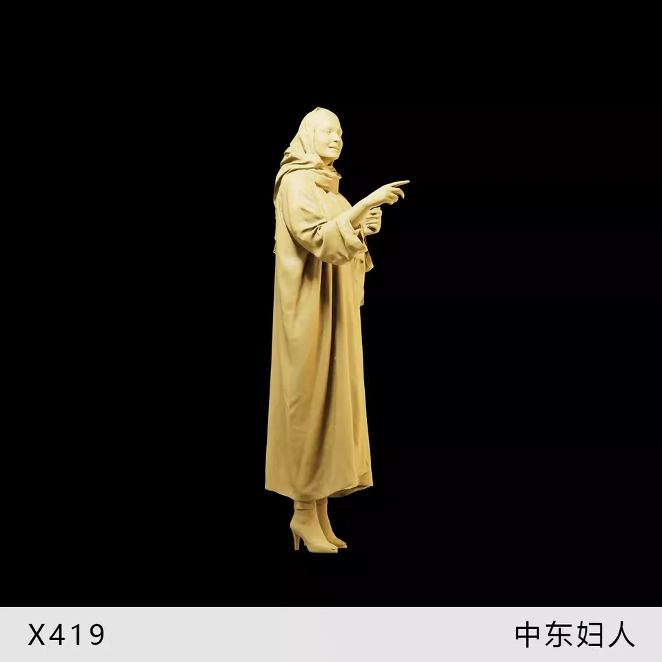 1/64 Resin The old lady wearing a hood Unassembled Unpainted - Image 1 of 1