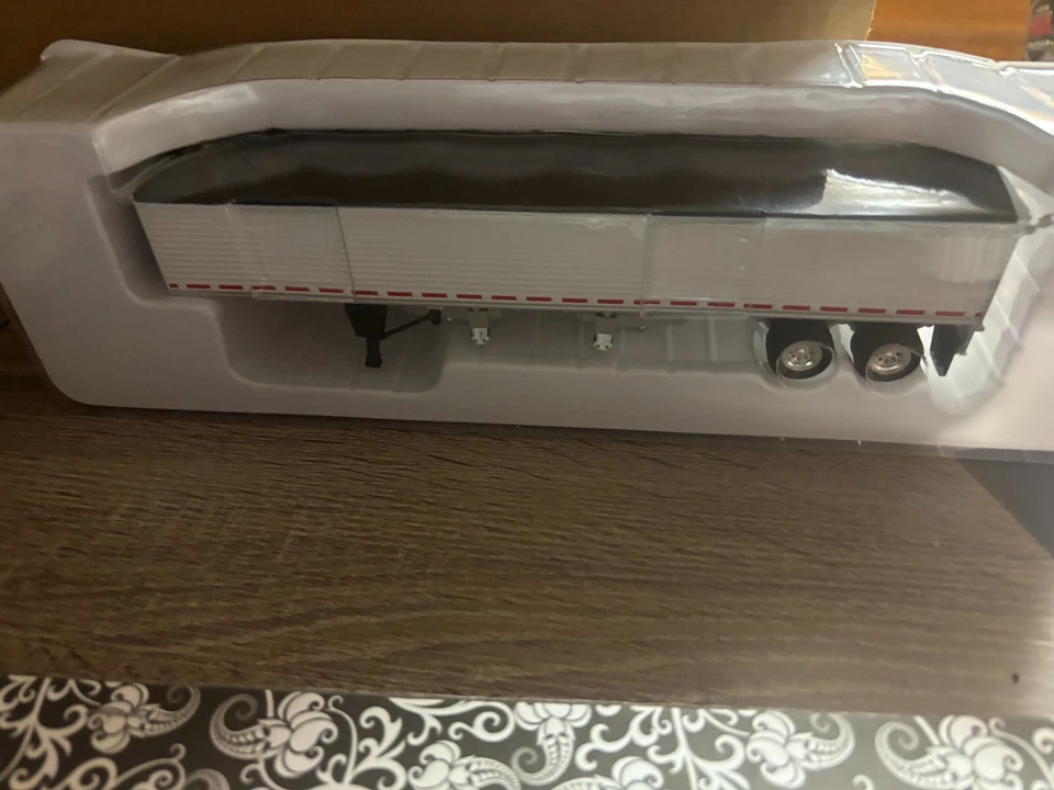 1/53 TONKIN  PLASTIC WHITE GRAIN TRAILER, NO PACKAGING # A631 - Image 1 of 1