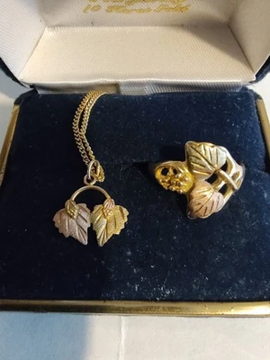 Anillo y collar BLACK HILLS GOLD TRI COLOR Foto 1 de 4