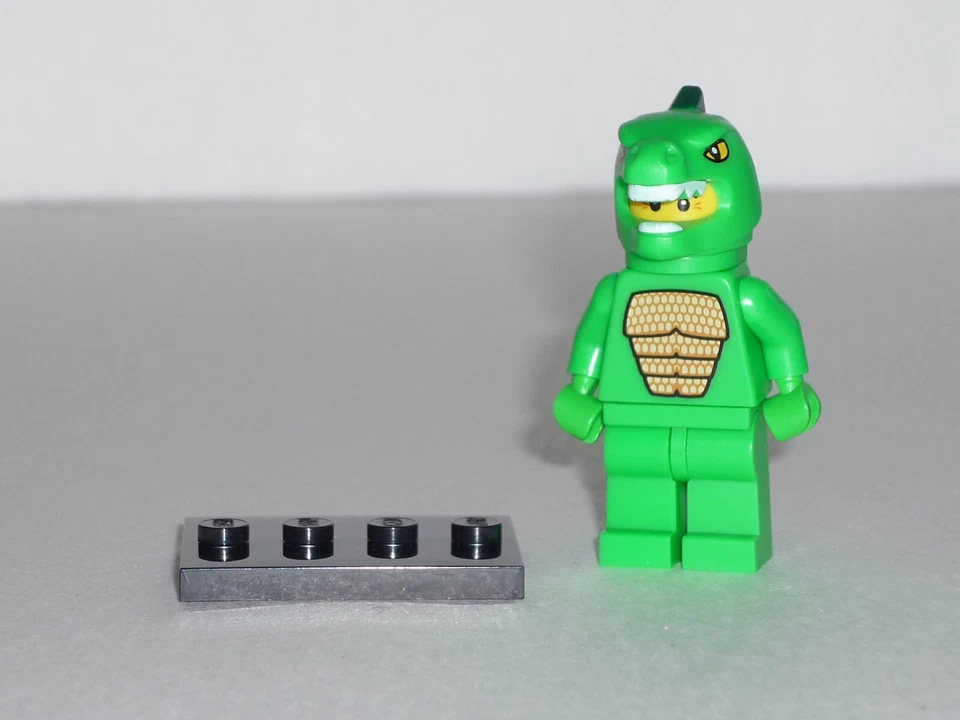 LEGO Mini Figure Series 5 Royal Guard 8805-3