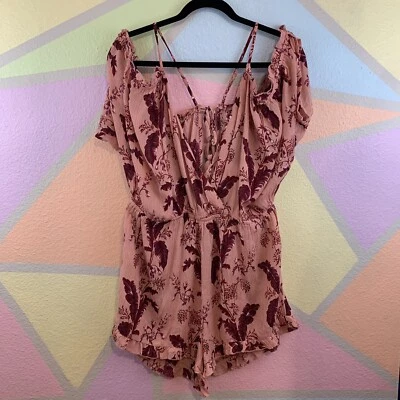 Mameluco para mujer Topshop talla grande estampado floral hombro frío volantes cuello en V Foto 1 de 4