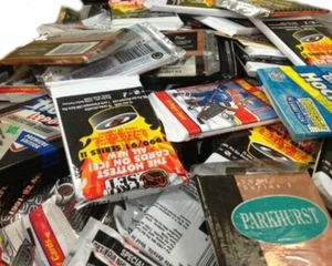 300 Unopened Hockey Cards in Packs of Vintage NHL Cards From the 1990's - Picture 1 of 1