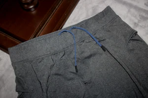 Lululemon Shorts Men’s 34-36 Charcoal Blue Drawstring Athletic Training Fit - Picture 1 of 8