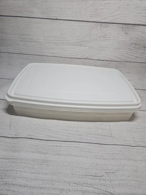 Vtg Rubbermaid Deviled Egg Container #0070 Sheer w/ White Lid #7, Holds 20 eggs - Image 1 of 4