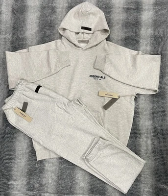 Juego de 2 piezas de avena ligera Fear Of God Essentials FW22 Foto 1 de 4