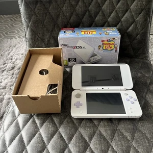 Nintendo 2DS XL Console Boxed Lavender - Picture 1 of 4