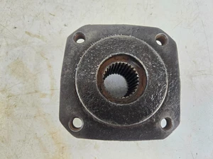 NP205 FRONT OUTPUT FLANGE 30 SPLINE CHEVY GMC TRUCK - Picture 1 of 7