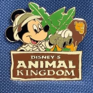 Walt Disney World Vintage Mickey Mouse Safari Animal Kingdom Pin Lion 2002 - Picture 1 of 2