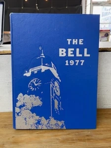 US Army Command & General Staff College Yearbook 1977 Fort Leavenworth, KS Bell - Picture 1 of 3