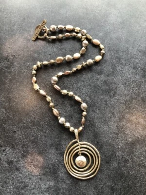 Collar Sigrid Olsen Boho Tono Mixto Meta Diseñador Firmado Estampado Cierre de Palanca Foto 1 de 4