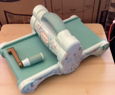 Big Shot Sizzix machine teal floral machine handle needs screw - Image 1 of 4