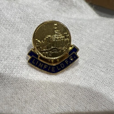 Vintage Linfield Football Club Badge, Maker JH Lunn (Jewellers) Ltd in Belfast - Image 1 of 4