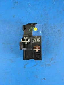 P115 - PUSHMATIC 15A AMP 1P POLO 10kA@120/240V PERNO EN INTERRUPTOR - DEFECTO DE RECONOCIMIENTO - Imagen 1 de 4
