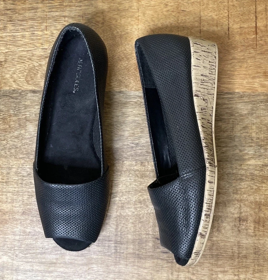 Aerosoles Mujeres Sprig Break Peep-Toe Zapatos de Cuña Negro Cuero Perforado Talla 8.5 Foto 1 de 4