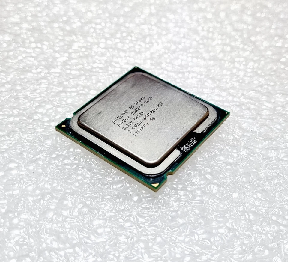 Intel Core 2 Quad Q6600 2.4 GHz 2.40GHZ/8M/1066 SLACR Socket 775 - Image 1 of 1