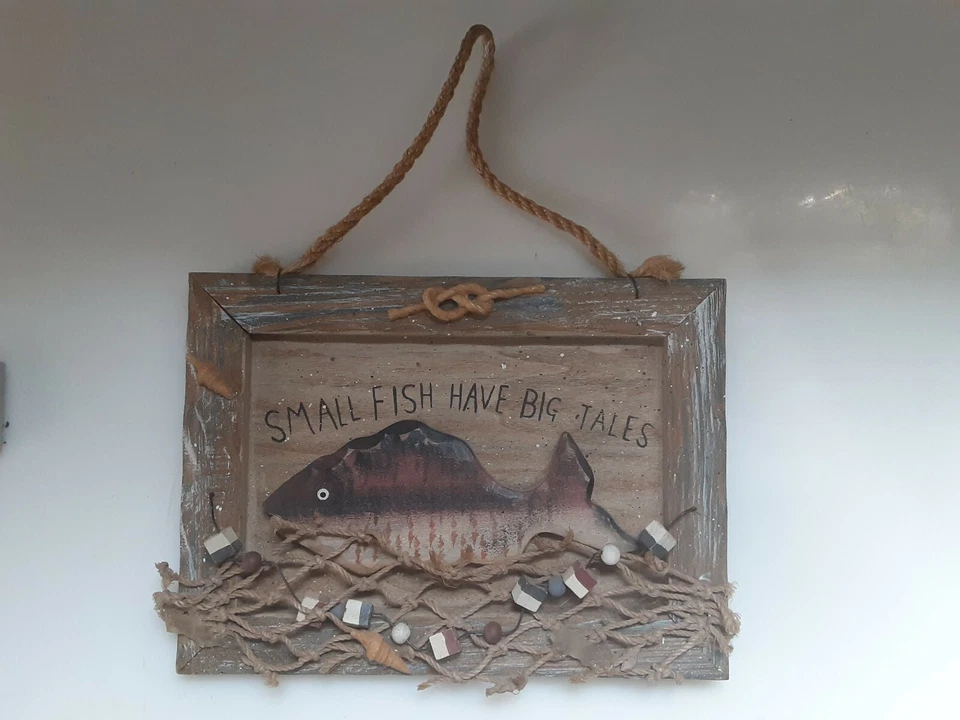 PRIM CABAÑA PESCA Aparejos Cebo Tienda Puerta Madera Pared Letrero Placa Hombre Cueva Náutica Foto 1 de 4