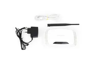 TP-Link TL-WR740N V4 150Mbps Wi-Fi WLAN Network 802.11n Wireless N Router Switch - Picture 1 of 4