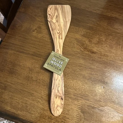  Espátula de madera de olivo hecha a mano de vacaciones Trader Joe’s edición limitada Foto 1 de 3