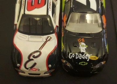 Lote Dale Earnhardt Jr Go Daddy 2008 1:64 The Concert (2) NASCAR #8 #5 Foto 1 de 4