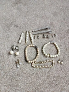 assorted costume jewellery - Picture 1 of 5