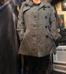 Classic Vintage Guess Pea Coat. XL Fitted and classy! - Picture 1 of 3