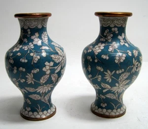 Set of 2 - VTG Chinese Cloisonné Vase Teal Blue White Flowers - Picture 1 of 6