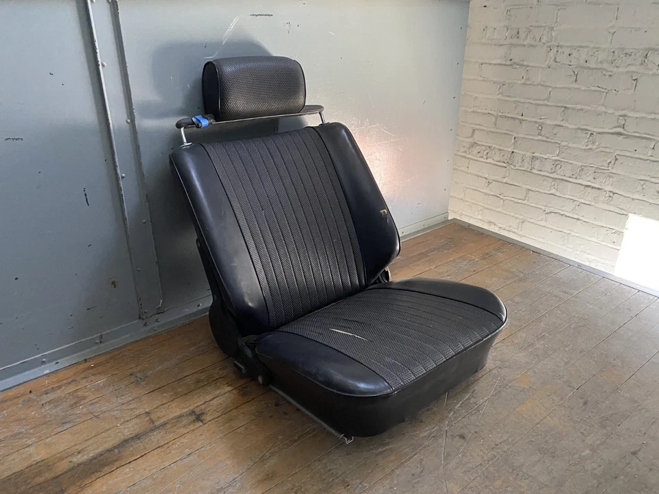 Asiento de conductor de cuero azul marino raro vintage con reposacabezas BMW 2002ti 2002tii E10 Foto 1 de 4