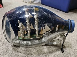 Gran envío inusual en una botella - Imagen 1 de 12