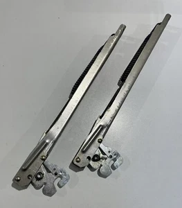 (Get 2) Frigidaire Range Oven Door Hinge 318567107 (Get 2) - Picture 1 of 1