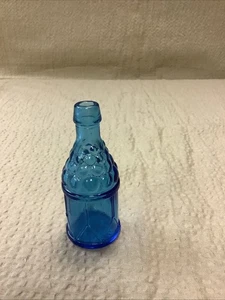 VINTAGE WHEATON BLAUE GLAS TRAUBEN 3 1/8" SCHNAPS MINIATURFLASCHE LEER - Bild 1 von 3