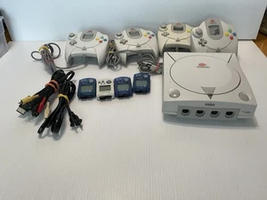 Sega Dreamcast Console 4 Controller, 4 VMU, Games, Tested Works Great Lot Bundle - Picture 1 of 12