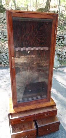 VINTAGE HAND MADE GUN DISPLAY GLASS FRONT CABINET,W/LOCKS AND KEY Cover