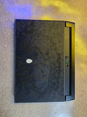 Alienware m15 R2 - 15,6" FHD, Intel i9 9-го поколения, 16GB RAM, 1 ТБ SSD, RTX 2070 MaxQ - Изображение 1 из 3