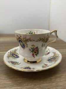 Vintage Royal Windsor Cupid Cherub Tea Cup And Saucer W/Gold Footed - Picture 1 of 14