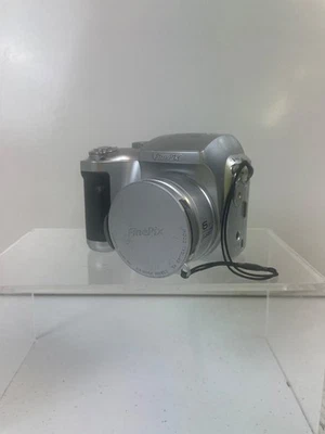 Fujifilm FinePix S Series S3000 3.2MP Digital Camera - With 2GB CardNO BATTERIES - Image 1 of 4