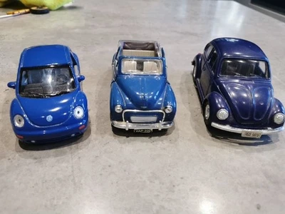 Volkswagon Beetle Group Friction Model Cars Scale 1/32 Blue - Image 1 of 4