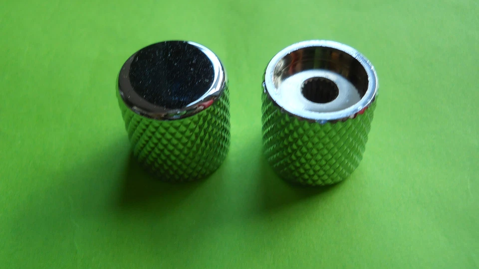 2 x FLAT CHROME KNOBS 1/4" FOR FENDER TELE GUITAR & BASS - Photo 1/1