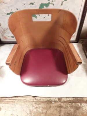 Juego de vinilo rojo madera curvada asiento elevador de peluquero infantil vintage muy genial  Foto 1 de 4