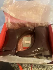 NIB. Hunter Mid Calf High Gloss Dulse. Size 6. Retail $170 - Picture 1 of 8