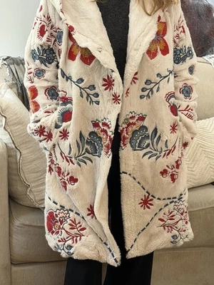 Abrigo con Capucha Johnny Was Biya Myanmar Piel Sintética Bordado Flor Talla S Foto 1 de 4