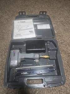 Clavadora neumática con acabado de aire Paslode 3250-F16 16 GA con estuche hecha en EE. UU. - Imagen 1 de 11